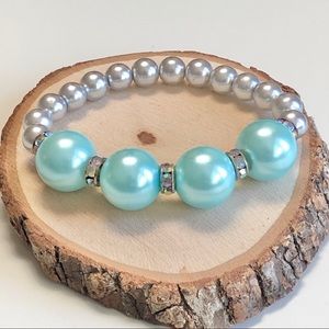 Aqua delight glass pearl beaded stretch bracelet